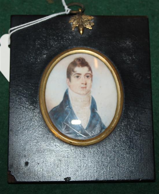 English School, portrait miniature of a gentleman